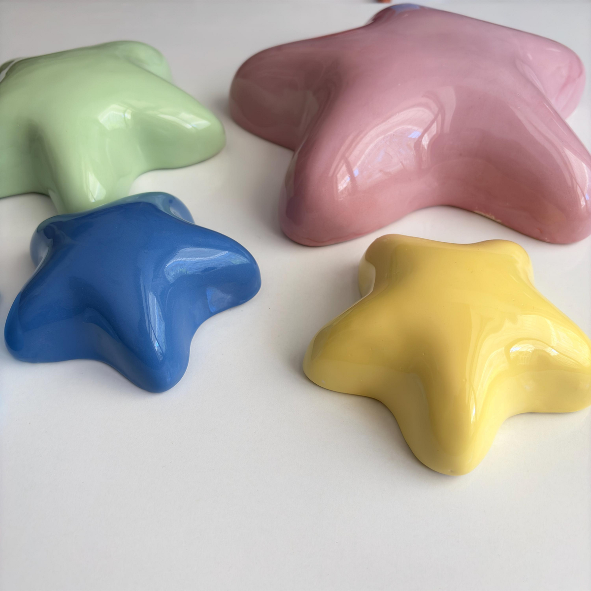 Handmade Ceramic Bubble Stars – Glossy Pastel Nursery Wall Art | LA001