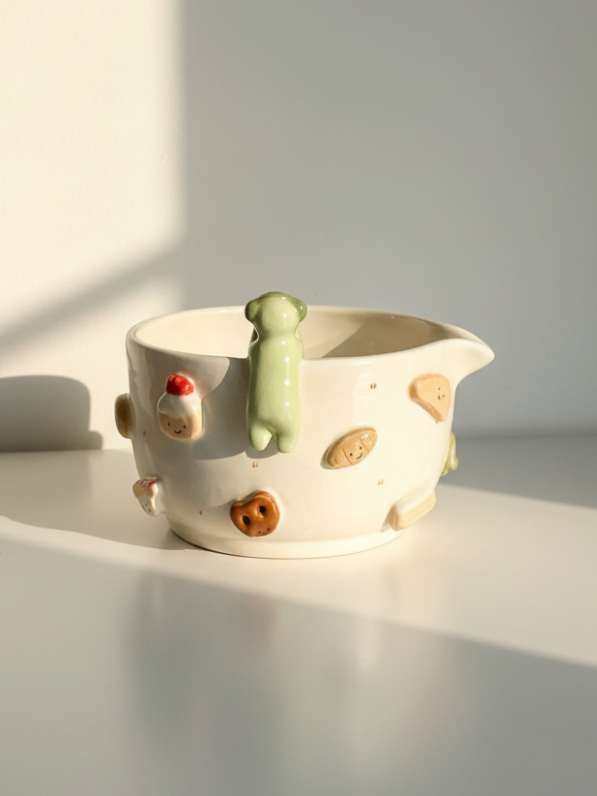 Smiski Bakery 3D Handcrafted Ceramic Matcha Bowl and Whisk Holder Set – Cozy Matchawan • HX04