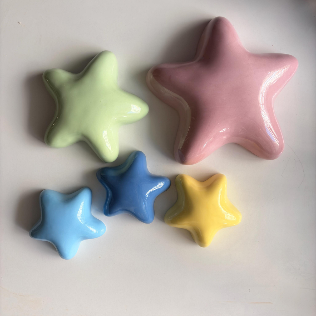 Handmade Ceramic Bubble Stars – Glossy Pastel Nursery Wall Art | LA001