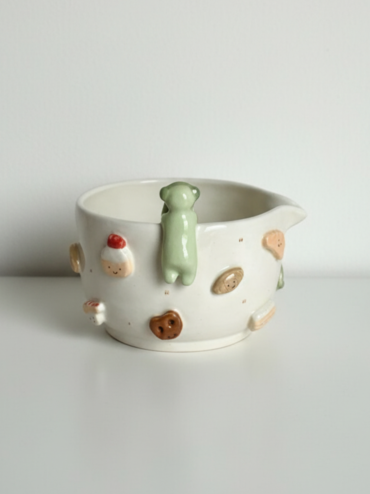 Smiski Bakery 3D Handcrafted Ceramic Matcha Bowl and Whisk Holder Set – Cozy Matchawan • HX04