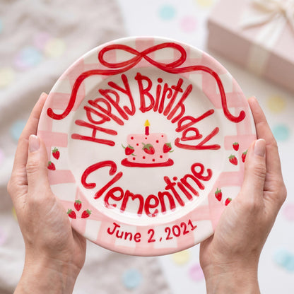 Personalized Birthday Plate – Pink Checkered Strawberry Cake & Bow Design | B071