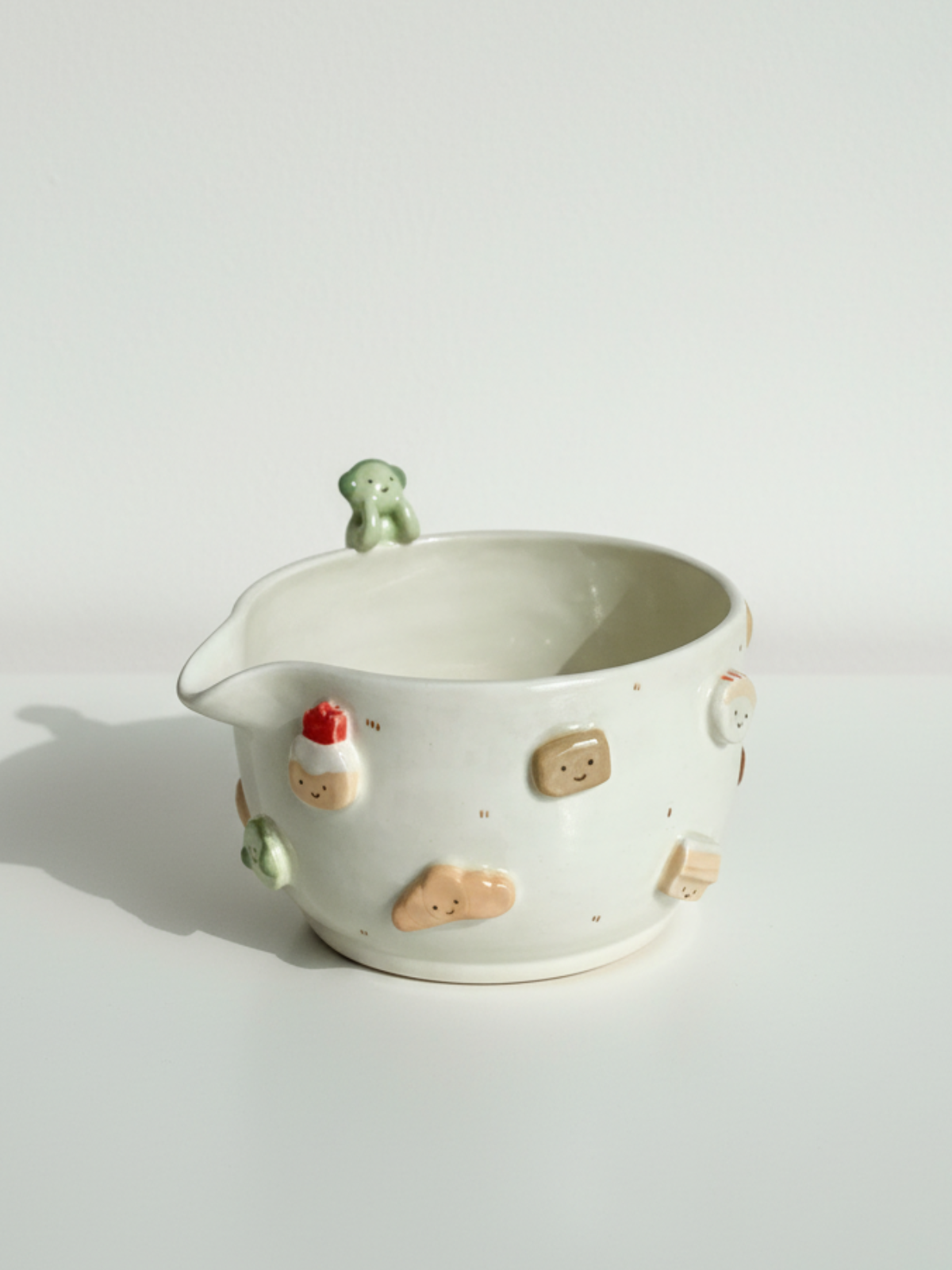 Smiski Bakery 3D Handcrafted Ceramic Matcha Bowl and Whisk Holder Set – Cozy Matchawan • HX04