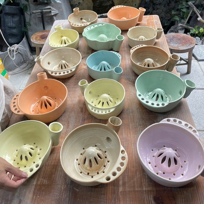 Handcrafted Ceramic Berry Colander Bowl, Ceramic Fruit Strainer with Handle • HX41